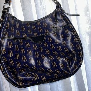 Classic Dooney& Bourke Shoulder Bag
